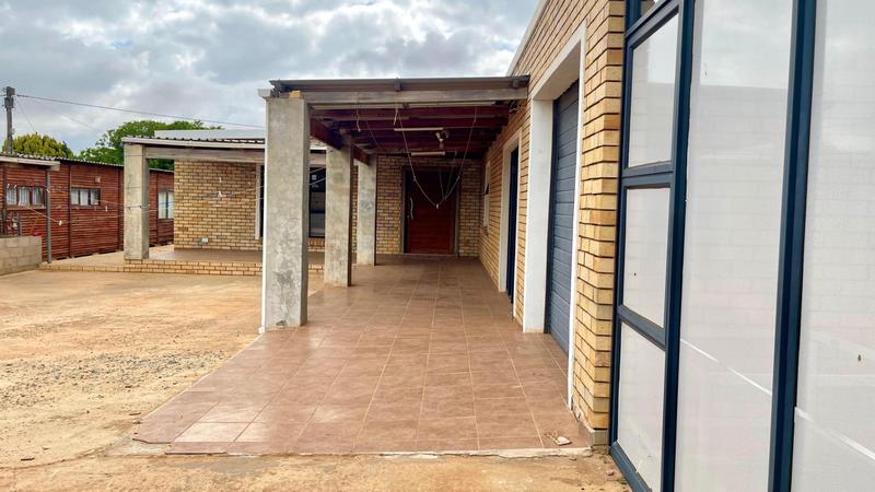 6 Bedroom Property for Sale in Chatsworth Western Cape